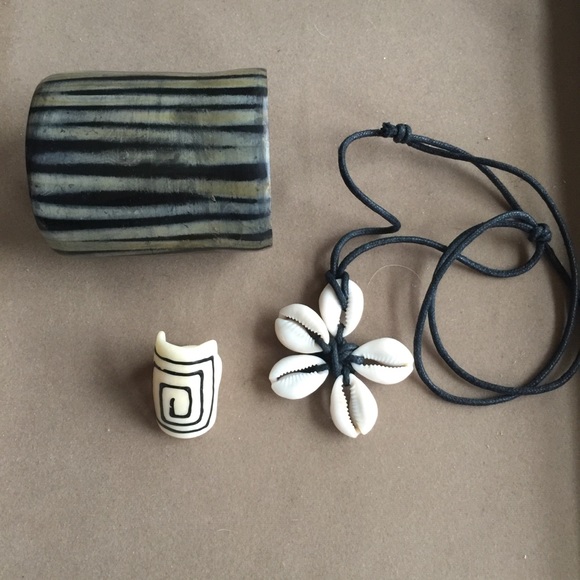 Bull Horn Cocktail Ring With Abstract Motive - Picture 5 of 5